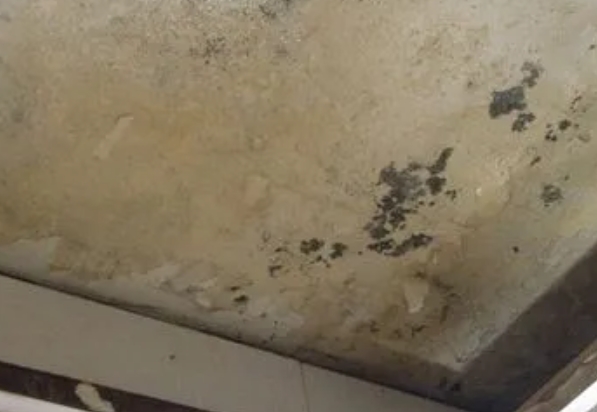 东海阳台漏水维修公司分享下东海卫生间渗水维修需要注意哪些问题。